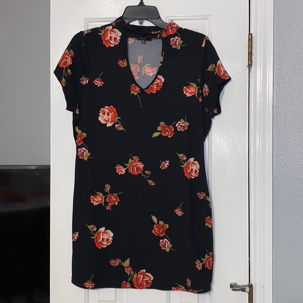 Black rose pattern tunic